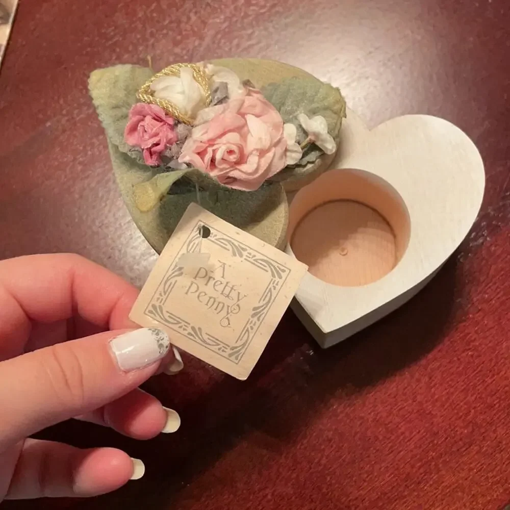 Heart shape trinket box vintage
